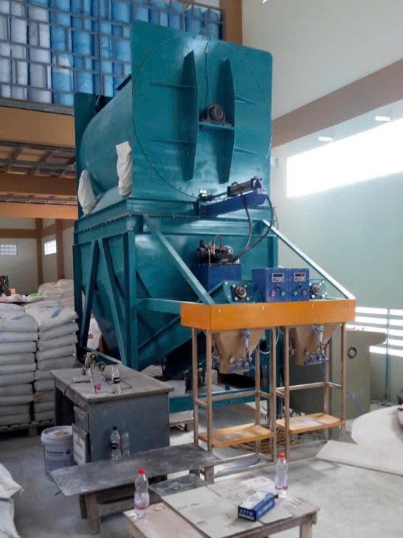 Máy trộn 2 tấn có cân đóng bao